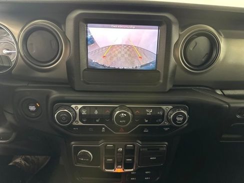 Used 2023 Jeep Wrangler Unlimited w/ Cold Weather Group image 22