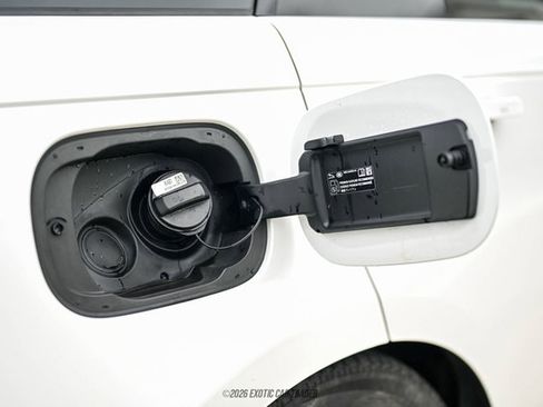 Used 2025 Land Rover Range Rover SE image 73