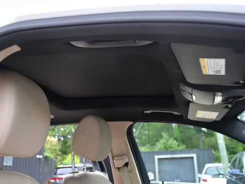 Used 2018 Mercedes-Benz GLC 300 4MATIC image 13