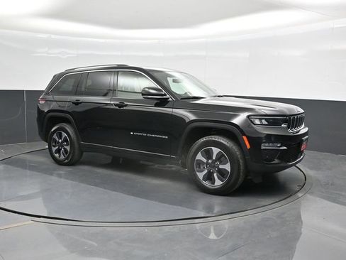 Used 2022 Jeep Grand Cherokee Limited 4xe w/ Luxury Tech Group II AWD/4WD image 5