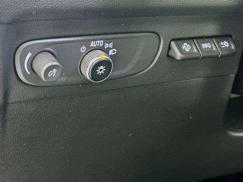 Used 2023 Buick Envision Essence w/ Technology Package I image 11