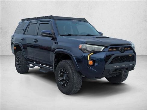 Used 2018 Toyota 4Runner TRD Off-Road image 3
