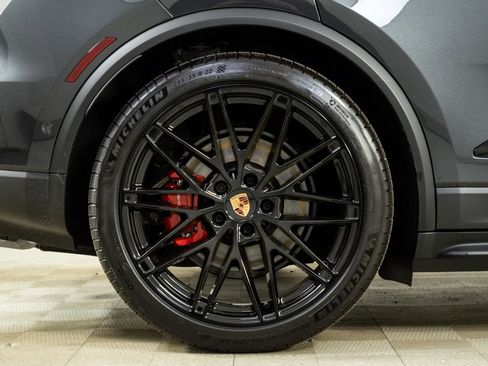 New 2026 Porsche Macan GTS Electric image 39