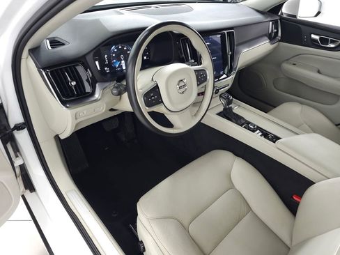 Used 2019 Volvo S60 T5 Momentum FWD image 13