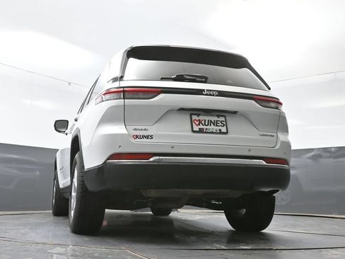 Used 2022 Jeep Grand Cherokee Limited AWD/4WD image 57