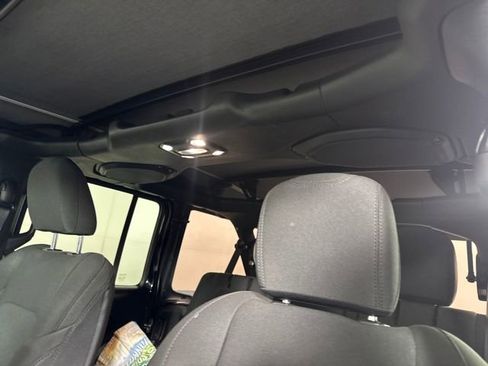 Used 2023 Jeep Wrangler Unlimited w/ Cold Weather Group image 12