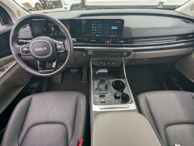 Certified 2026 Kia Carnival LX FWD image 15