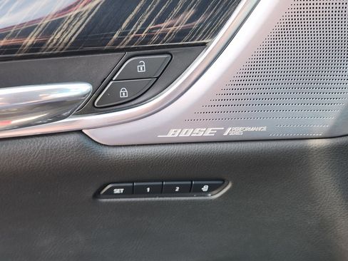 Used 2023 Cadillac XT6 Premium Luxury image 30