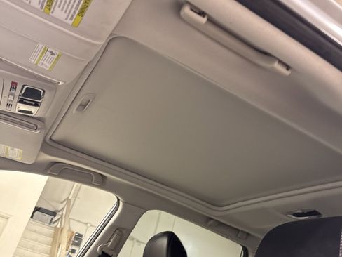 Used 2017 Subaru Forester 2.5i Touring w/ Popular Package #2 image 11