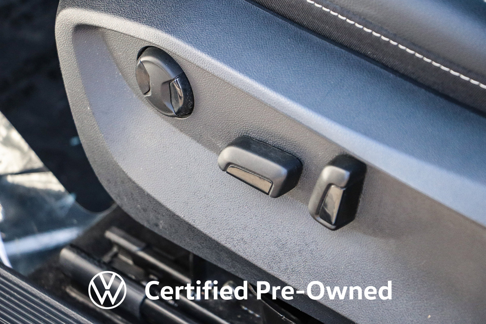 Used 2023 Volkswagen Taos SE w/ Panoramic Sunroof Package FWD image 21