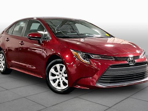 Used 2025 Toyota Corolla LE FWD image 3
