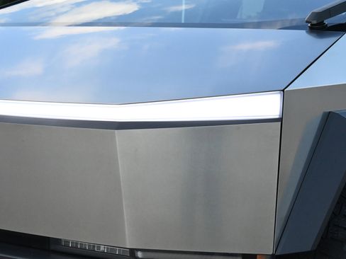 Used 2024 Tesla Cybertruck Cyberbeast AWD/4WD image 26