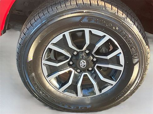 Used 2021 Toyota Tacoma TRD Sport image 28