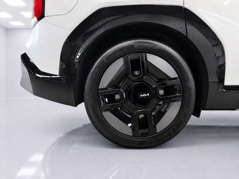 Used 2024 Kia EV9 GT-Line AWD/4WD image 9