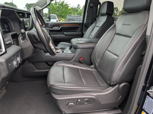 Used 2024 GMC Sierra 2500 Denali w/ Denali Reserve Package AWD/4WD image 12
