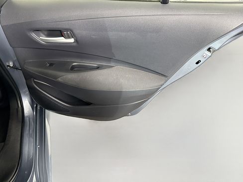 Used 2021 Toyota Corolla LE FWD image 27