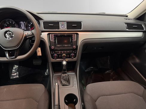 Used 2016 Volkswagen Passat 1.8T S image 11