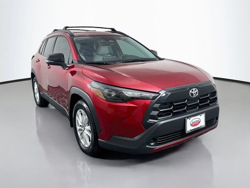 Used 2026 Toyota Corolla Cross LE w/ Moonroof Package FWD image 3