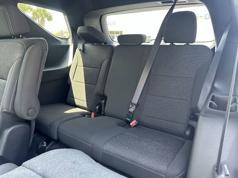 Used 2024 Chevrolet Traverse LT w/ LPO, Floor Liner Package FWD image 32