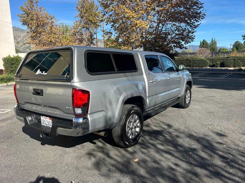 Used 2018 Toyota Tacoma SR5 image 7