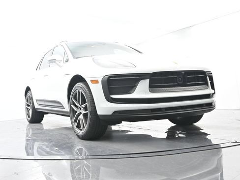 Certified 2025 Porsche Macan AWD/4WD image 56