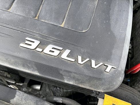 Used 2014 Chrysler Town & Country Touring image 34