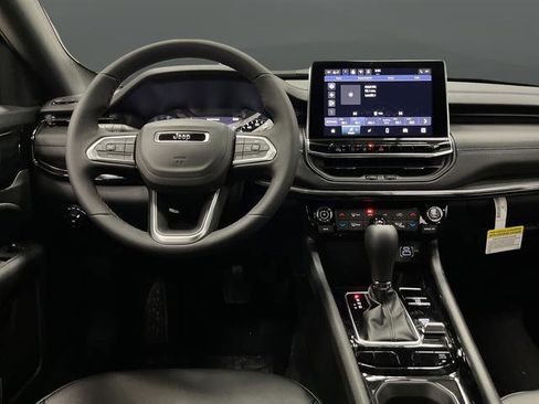 New 2026 Jeep Compass Latitude image 5