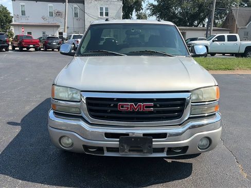 Used 2005 GMC Sierra 1500 SLE w/ Safe And Sound Package RWD image 2
