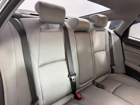 Used 2020 Honda Accord EX image 22