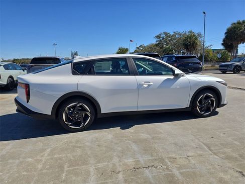 New 2026 Kia K4 EX image 9