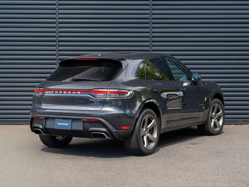 Certified 2023 Porsche Macan AWD/4WD image 8