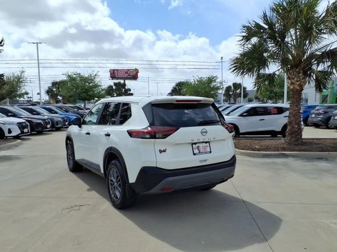 Used 2023 Nissan Rogue S image 3