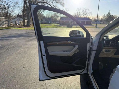 Used 2023 Audi Q5 2.0T Prestige w/ Prestige Package image 18