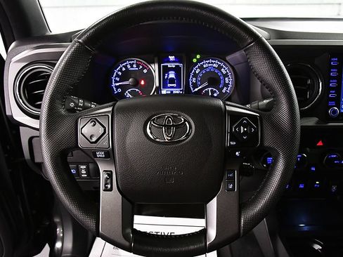 Used 2023 Toyota Tacoma TRD Off-Road w/ Advanced Technology Package AWD/4WD image 20
