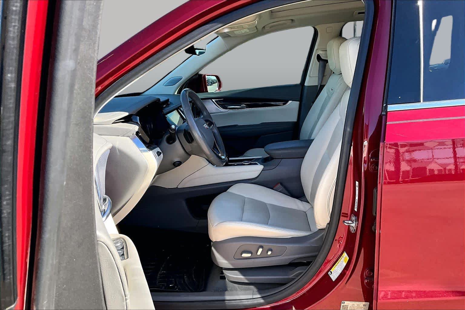 Used 2020 Cadillac XT6 Premium Luxury FWD image 8