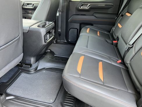 Used 2023 GMC Sierra 1500 AT4 w/ AT4 Premium Package AWD/4WD image 16