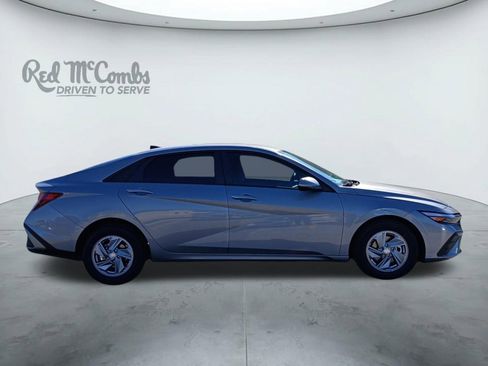 New 2026 Hyundai Elantra SE image 6