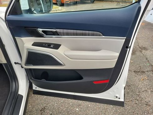 Used 2025 Kia Telluride EX image 37