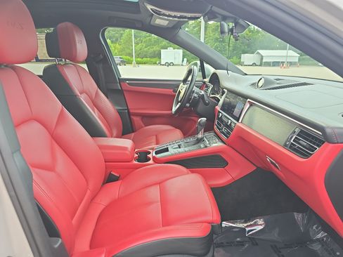 Used 2021 Porsche Macan GTS AWD/4WD image 10