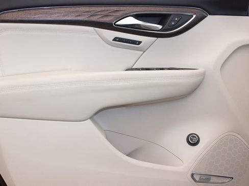 Used 2022 Buick Envision Avenir w/ Safety Package image 22