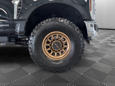 Used 2024 Ford F350 Lariat AWD/4WD image 9