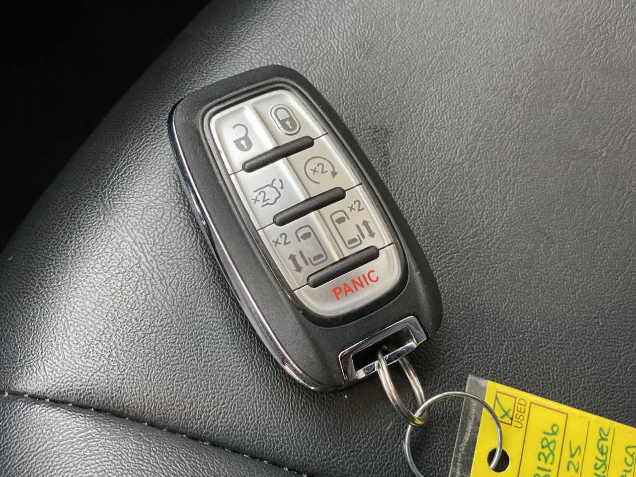 Used 2025 Chrysler Pacifica Select FWD image 28