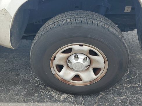 Used 2016 Toyota Tacoma SR RWD image 4