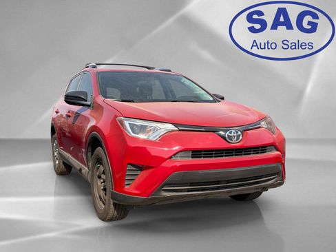 Used 2016 Toyota RAV4 LE FWD image 2