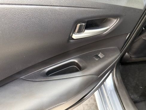 Used 2025 Toyota Corolla XLE image 17