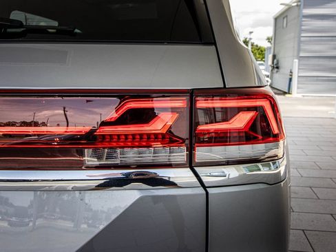 Certified 2024 Volkswagen Atlas SE FWD image 13