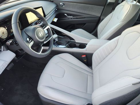 New 2026 Hyundai Elantra Limited FWD image 9