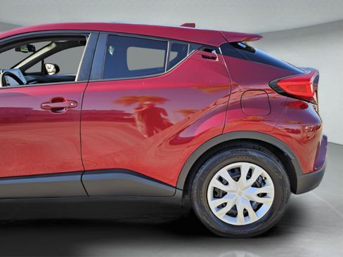 Used 2019 Toyota C-HR LE image 38