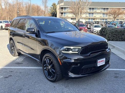 Used 2024 Dodge Durango GT image 2