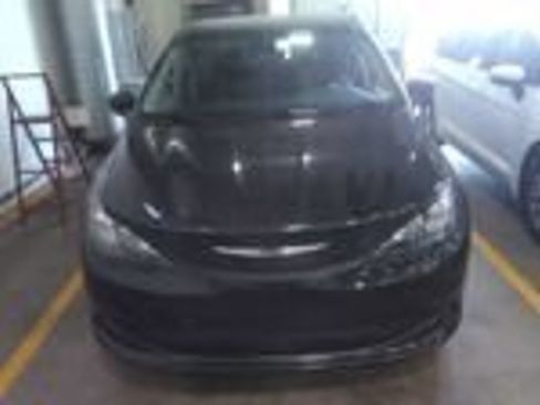 Used 2023 Chrysler Voyager LX FWD image 14